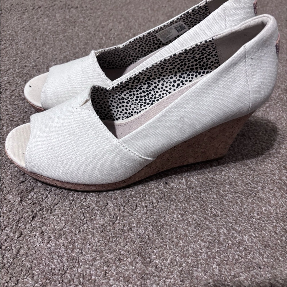 Toms Women's Beige Wedge Shoes
